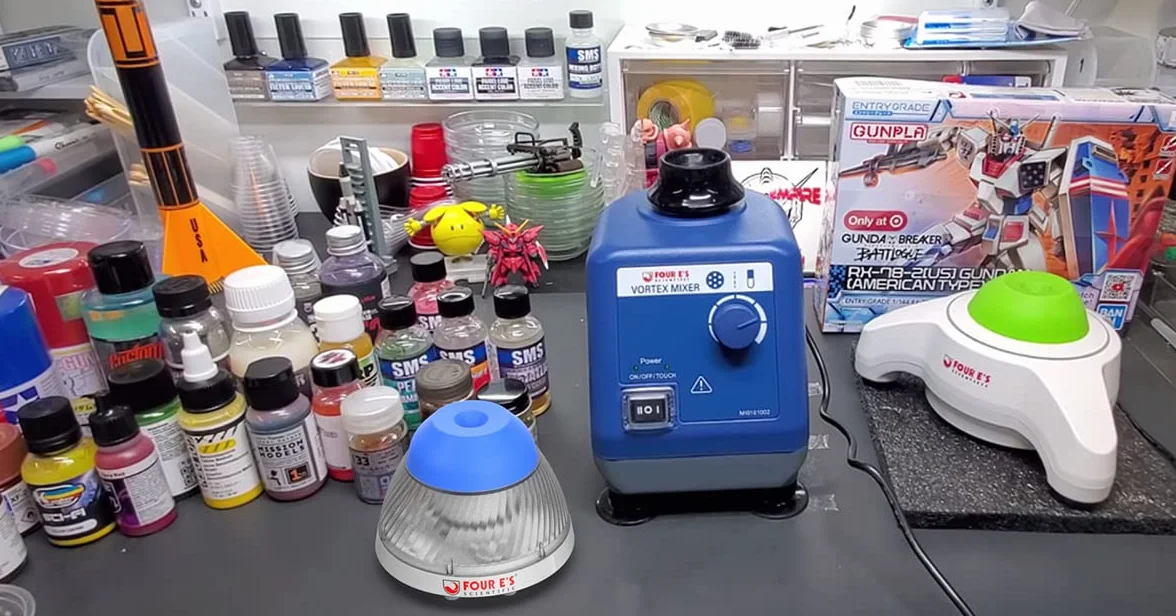 FOUR E'S SCIENTIFIC Mini Mikser Vortex Vortexmixrar Labb Mixnings Naukowy Tryb Dotykowy 5,5mm średnica Orbity Blender Drgania wir 5000 obr./min 50ml do Rurki Laboratoryjnej Wtyczka Brytyjska